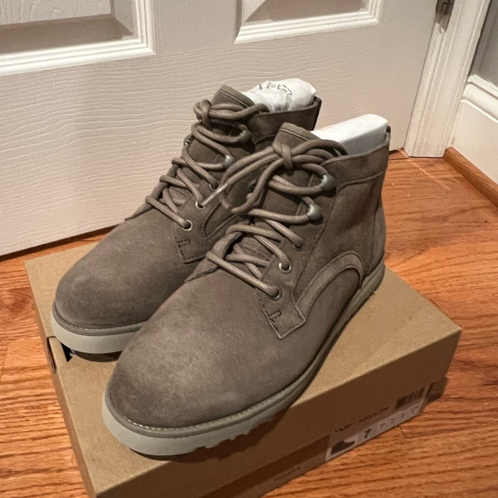 Ugg Womens Bethany Boot Gray